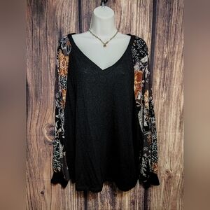 Maurices Elegant Black Floral Sleeve Top Size Small (NWT)